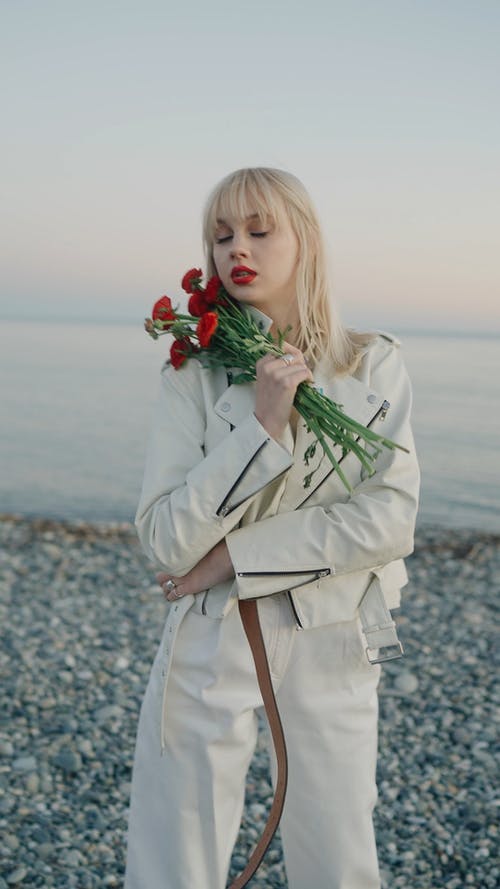 有关垂直视频, 女人, 摆姿势的免费素材视频