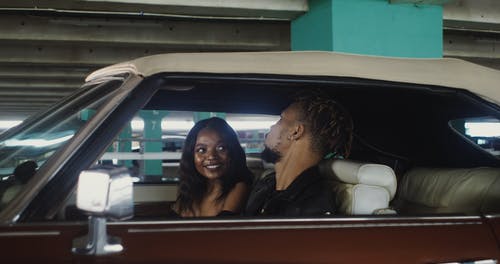 有关一对, 人, 坐的免费素材视频