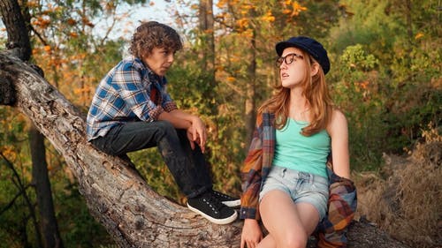 有关假期, 分公司, 坐的免费素材视频