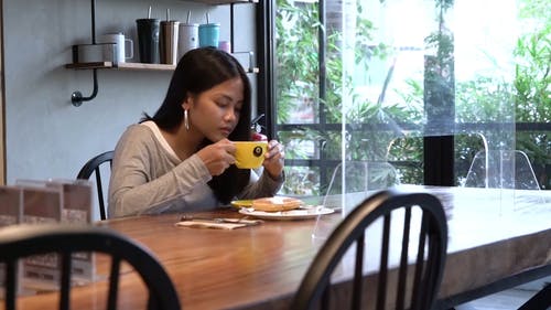 有关一杯咖啡, 咖啡, 咖啡店的免费素材视频