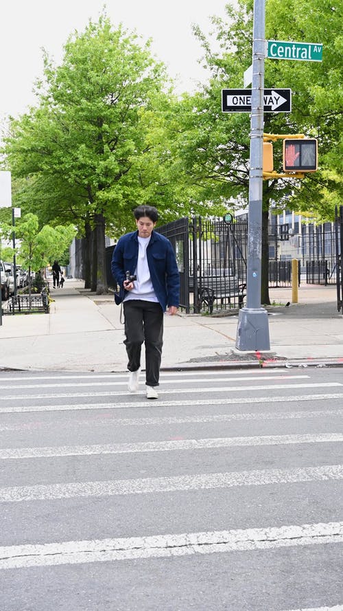 有关人, 垂直视频, 户外的免费素材视频