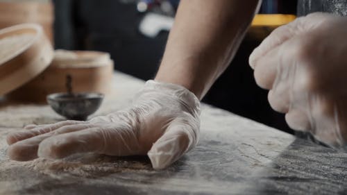 有关乳胶手套, 小碗, 厨师的免费素材视频