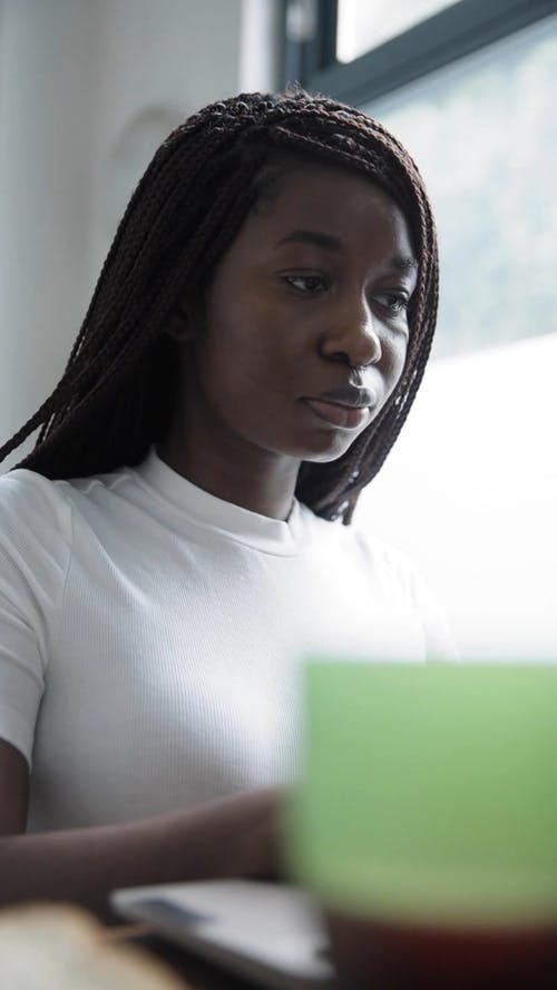 有关互联网, 垂直视频, 塑胶的免费素材视频