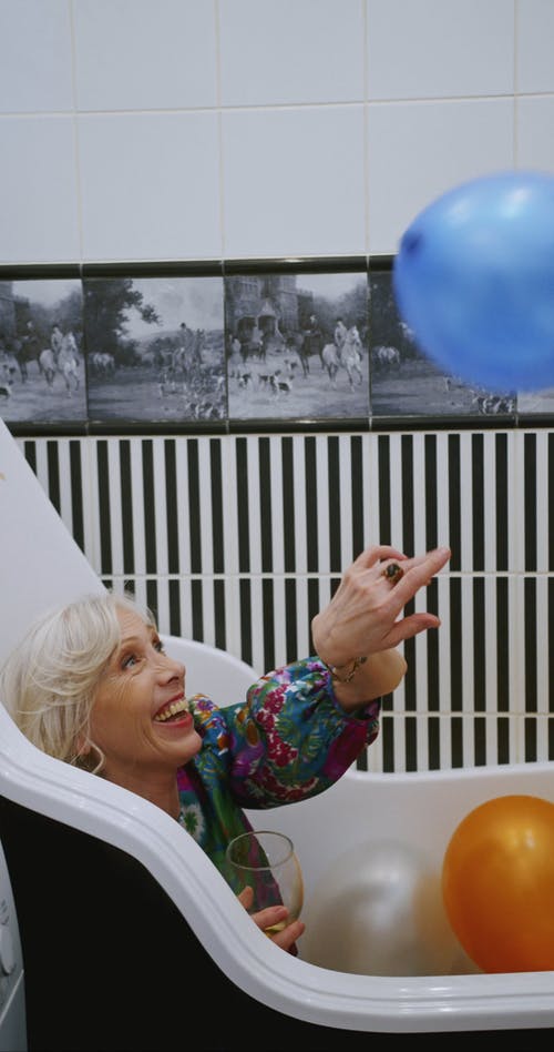 有关享受, 侧面图, 喝的免费素材视频