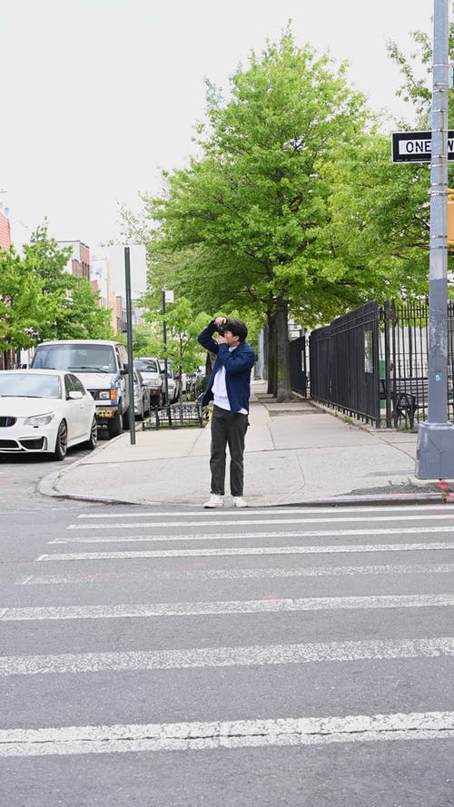 有关人, 垂直视频, 户外的免费素材视频