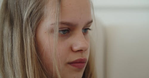 有关可爱, 回到学校, 女孩的免费素材视频