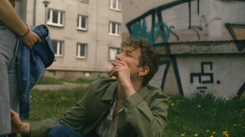 有关一对, 人, 坐的免费素材视频