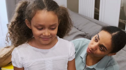 有关修理头发, 刷牙, 发刷的免费素材视频