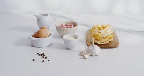 有关切菜板, 大蒜, 厨具的免费素材视频