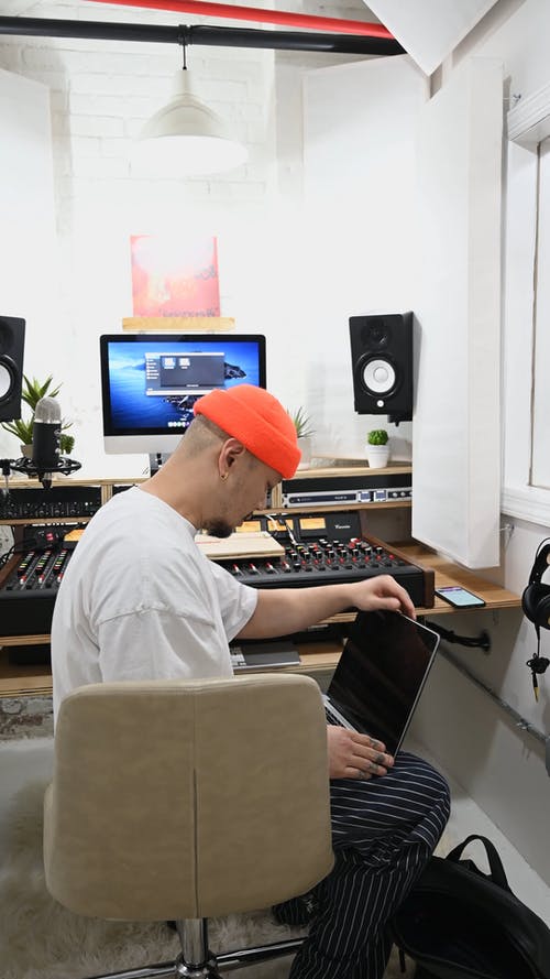 有关DJ混音器, 人, 侧面图的免费素材视频