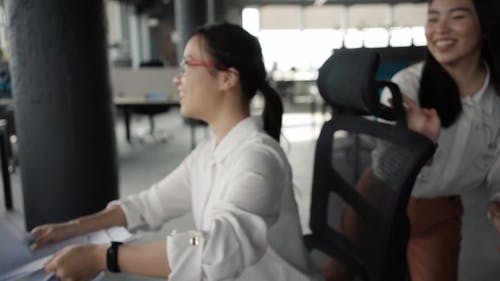 有关一起, 办公椅, 向上丢的免费素材视频