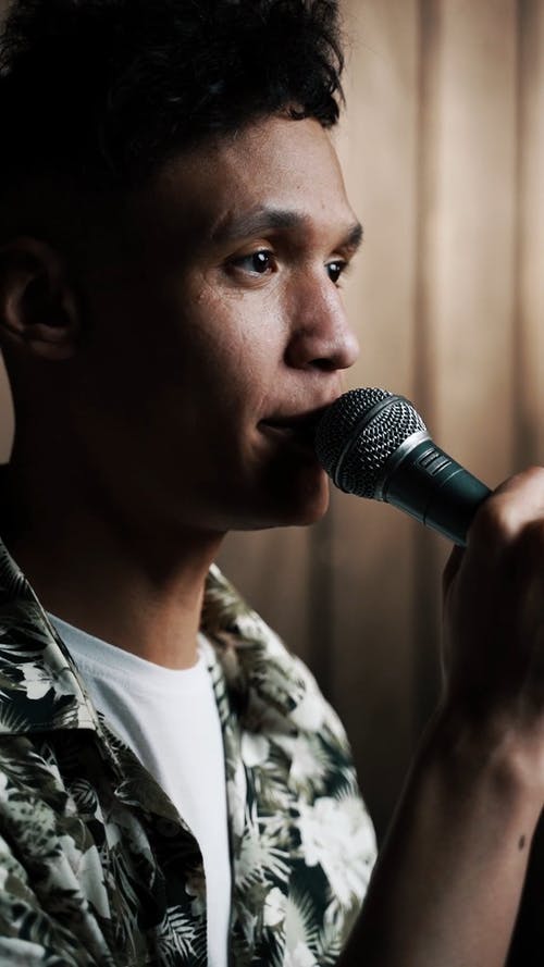 有关＃室内, 中等特写, 人的免费素材视频