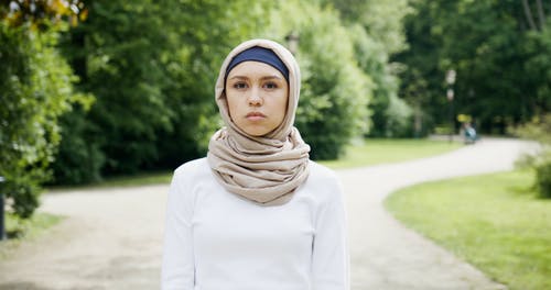 有关伊斯兰教, 传统服装, 严肃的免费素材视频