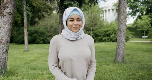 有关伊斯兰教, 出现, 女人的免费素材视频