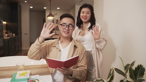 有关一对, 人, 呈现的免费素材视频