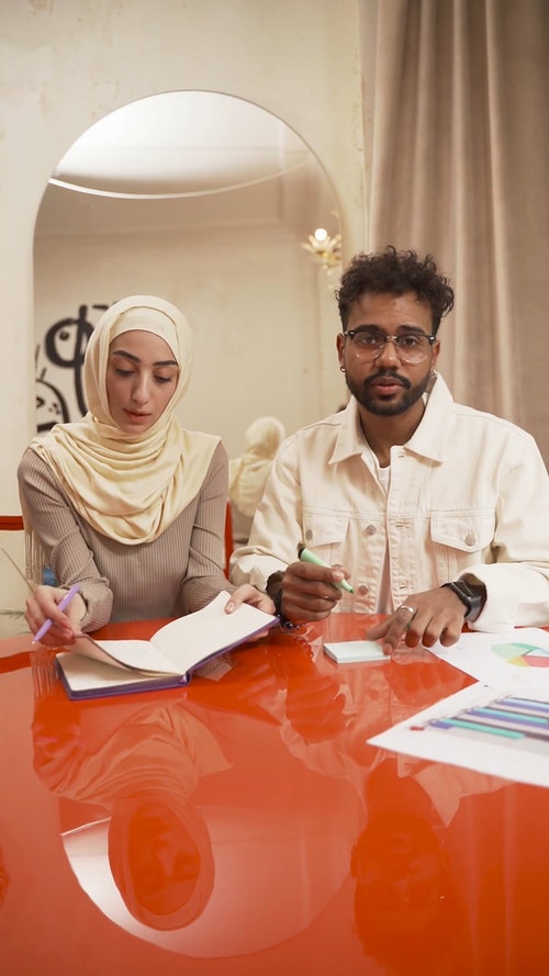 有关人,垂直视频,女人的免费素材视频