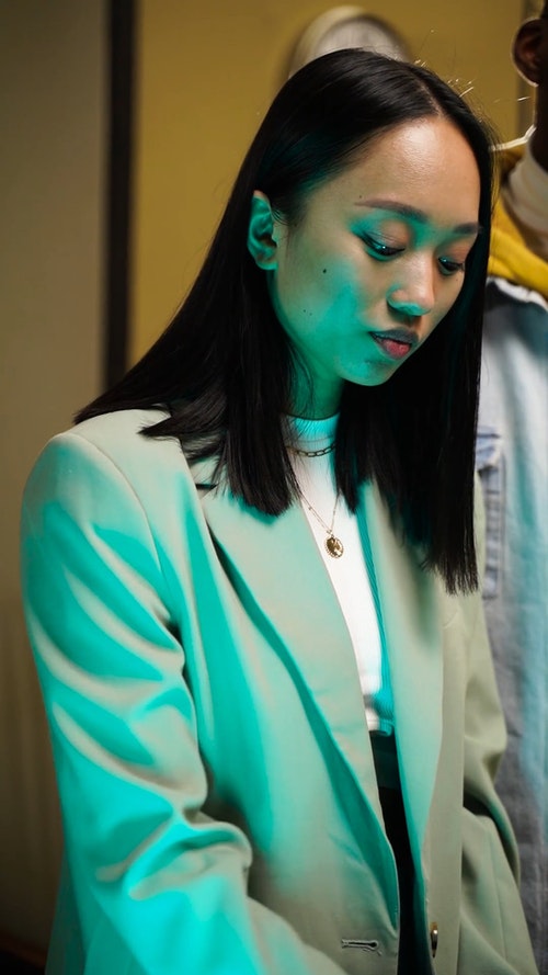 有关人,垂直视频,大衣的免费素材视频