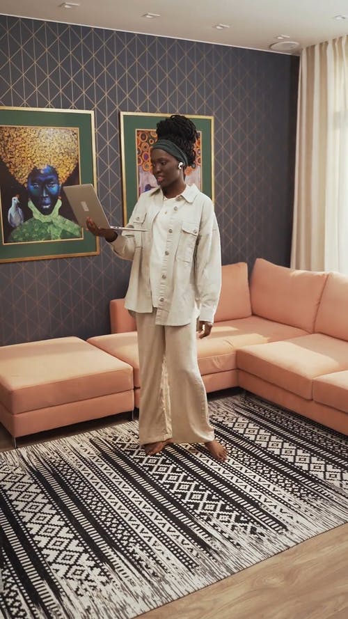 有关伸展, 在家, 垂直视频的免费素材视频