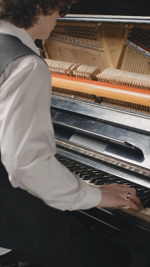 有关＃室内, 人, 坐的免费素材视频