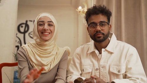 有关人,女人,室内的免费素材视频