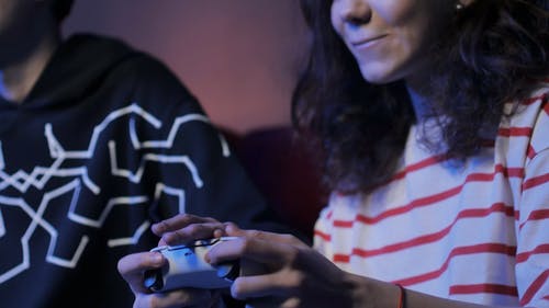 有关一对, 女孩, 打电动游戏的免费素材视频