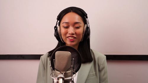 有关＃室内, 中等特写, 发声室的免费素材视频