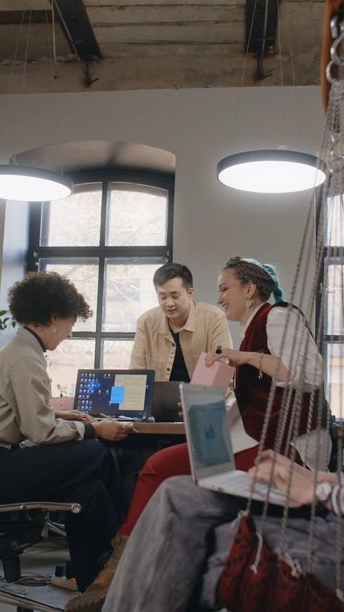 有关同事, 商业, 垂直视频的免费素材视频