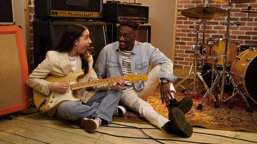 有关＃室内, 互动, 享受的免费素材视频