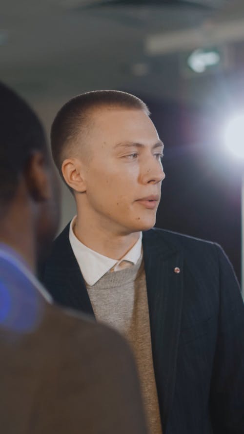 有关商业, 商量, 垂直视频的免费素材视频