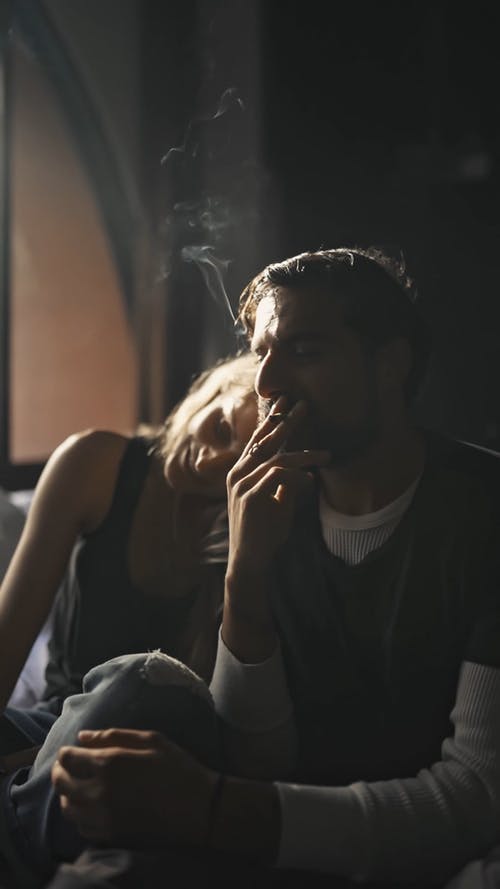 有关一对, 人, 合法大麻的免费素材视频