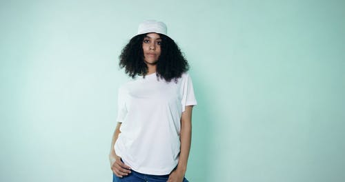 有关帽子, 摆姿势, 时尚的免费素材视频