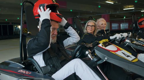 有关卡丁车, 友谊, 司机的免费素材视频