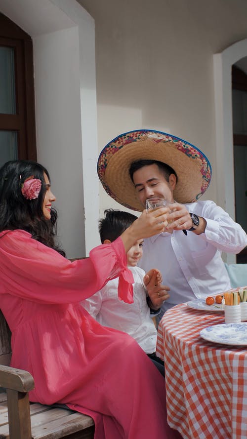 有关cinco de mayo, 乾杯, 人的免费素材视频