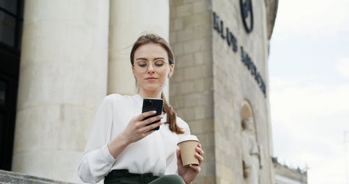 有关低角度视图, 咖啡, 坐的免费素材视频