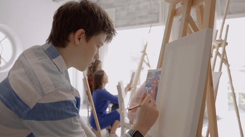 有关＃室内, 侧面图, 儿童的免费素材视频