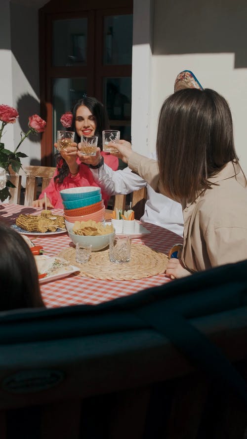 有关@户外, 一对, 乾杯的免费素材视频