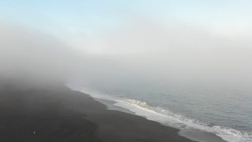 有关岸边, 招手, 有雾的免费素材视频