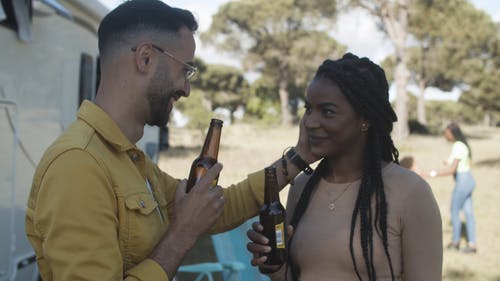 有关一对, 乾杯, 呷的免费素材视频