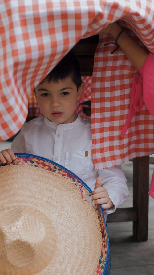 有关垂直视频, 小孩, 小男孩的免费素材视频