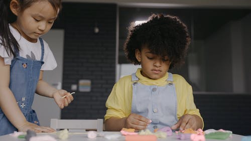 有关多样化, 女孩, 室内的免费素材视频