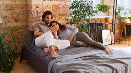 有关一对, 人, 在家的免费素材视频