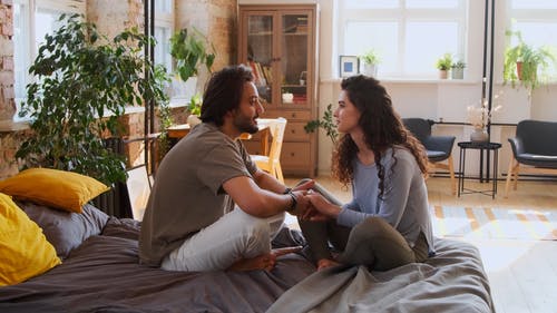 有关一对, 人, 坐的免费素材视频