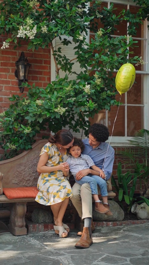 有关一起,坐,垂直视频的免费素材视频