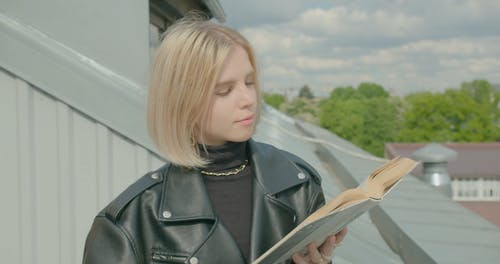 有关人, 女人, 握住的免费素材视频