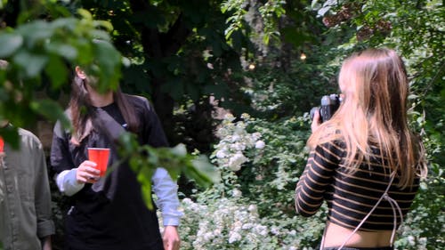 有关一起, 友谊, 塑料杯的免费素材视频