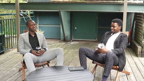 有关坐, 天井, 成人的免费素材视频