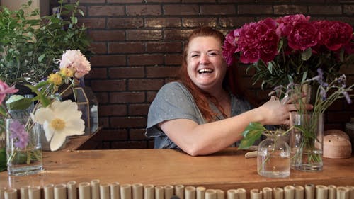 有关＃室内, 休闲, 大笑的免费素材视频