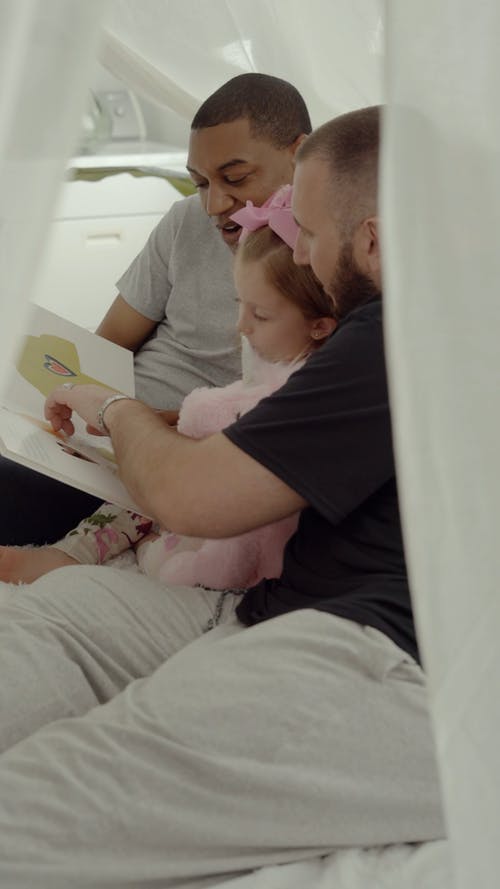 有关一起, 儿童, 同性的免费素材视频