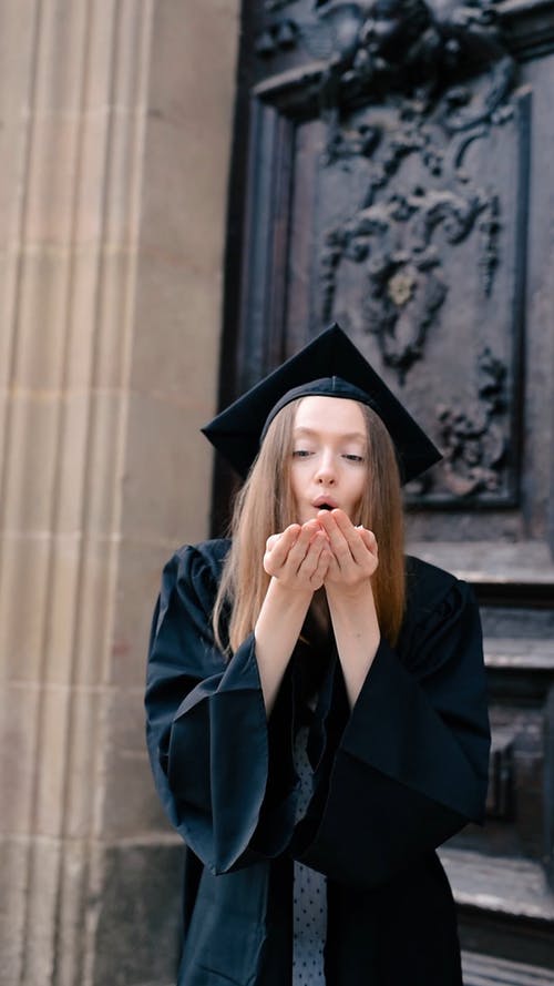 有关五彩纸屑, 吹, 垂直视频的免费素材视频