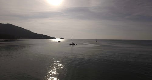 有关岛, 帆船, 平静的水面的免费素材视频